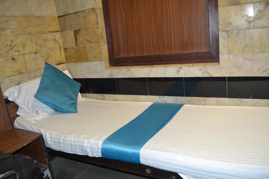 Zahra Guest House Bombaj Zewnętrze zdjęcie